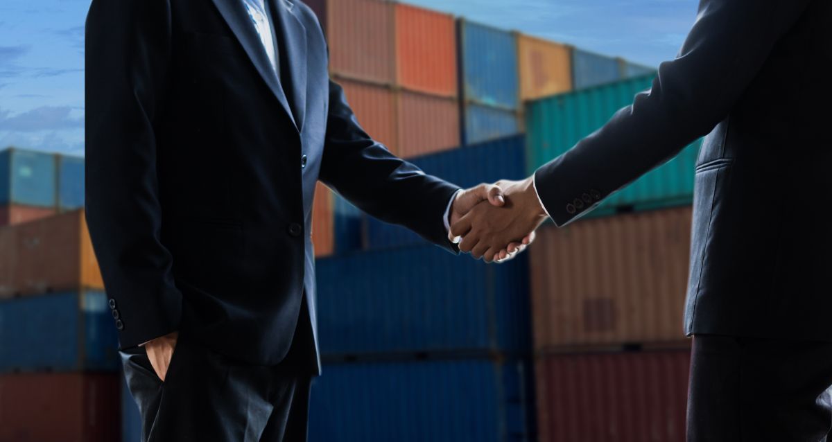 How UAE Free Zone Companies Help Indian Exporters?